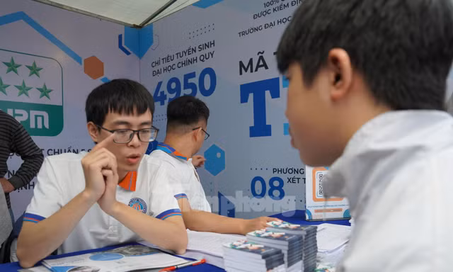 Trường Đại học Thương mại công bố điểm chuẩn các phương thức xét tuyển sớm: Cao nhất 29,25/30 điểm 