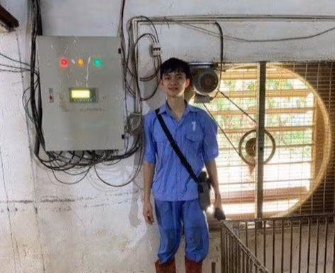 Tủ điều khiển thông minh và 'tham vọng' của nhóm sinh viên mê công nghệ