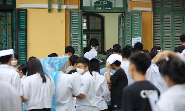Phát hiện thi hộ tại kỳ thi đánh giá năng lực ngoại ngữ: Nhà trường nói gì?