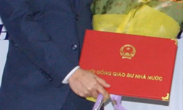 Đã từng có trường đại học tự xét, bổ nhiệm chức danh GS, PGS