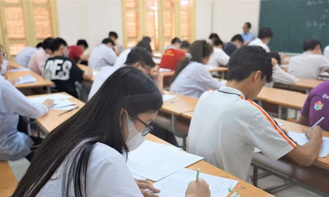 Toàn cảnh tuyển sinh lớp 10 các trường THPT chuyên của Đại học Quốc gia Hà Nội