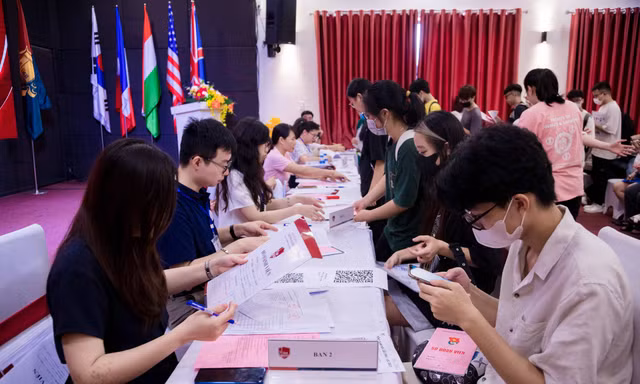 Trên 61% thí sinh dự thi tốt nghiệp THPT 2023 trúng tuyển đợt 1