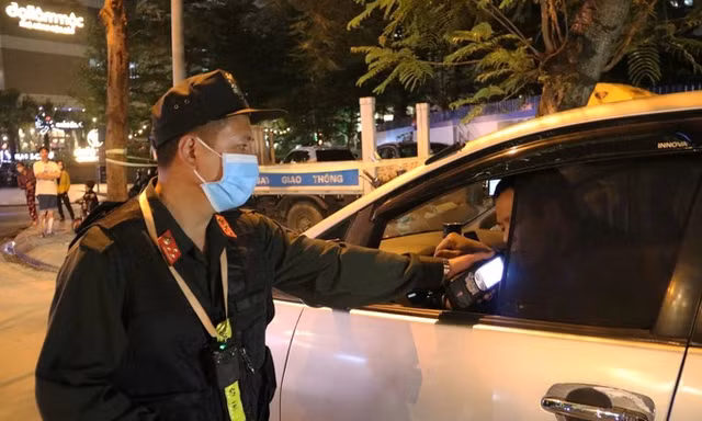 Kiểm tra gần 600 ô tô, xe máy, cảnh sát 141 chỉ ‘tóm’ được một ‘ma men’