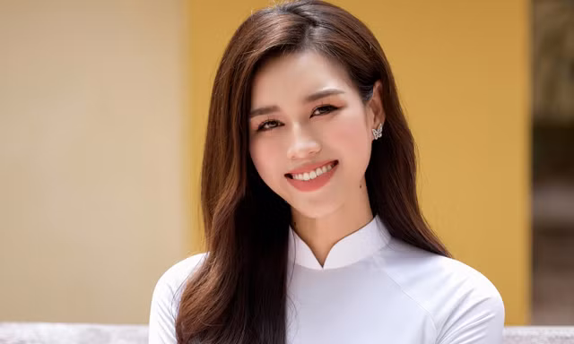 Đỗ Thị Hà chụp ảnh kỷ yếu chuẩn bị tốt nghiệp đại học