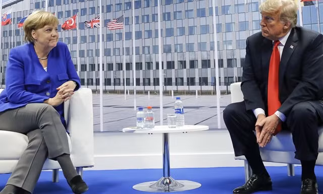 Thủ tướng Đức Angela Merkel trong cuộc gặp với Tổng thống Mỹ Donald Trump tại Bỉ vào tháng 7/2018 ảnh: AP