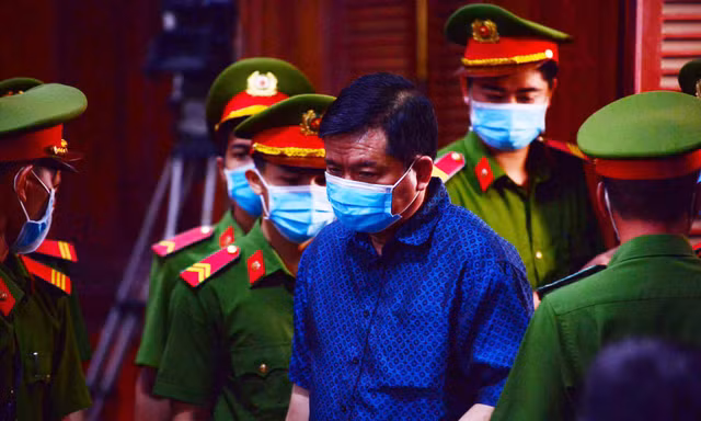Bị cáo Đinh La Thăng tại tòa 
