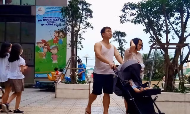 Nhiều chính sách ưu tiên được ban hành nhằm khuyến khích kết hôn trước tuổi 30, sinh đủ hai con trước tuổi 35
