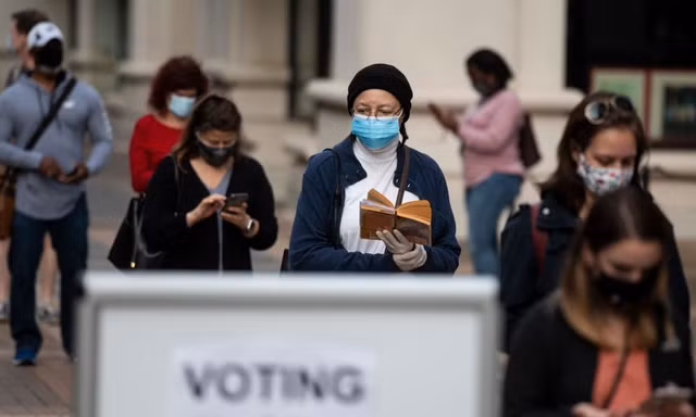 Cử tri bang Virginia đi bỏ phiếu sớm. Ảnh: Fox News