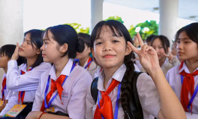 Thủ lĩnh khăn quàng đỏ tranh tài 