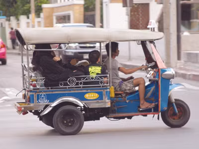 Bộ GTVT bác 'tối kiến' nhập xe tuk tuk