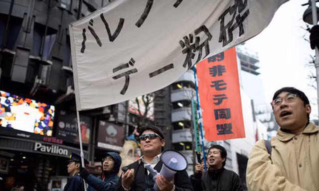 Đoàn ‘thanh niên ế’ tại Nhật biểu tình đòi dẹp bỏ ngày Valentine