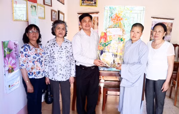 Mất quỹ tình thương vì... lơ mơ