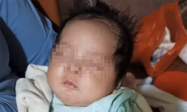 Bé trai sơ sinh bị bỏ rơi trước cổng nhà dân