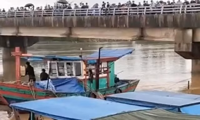 Nam sinh lớp 8 rơi xuống sông mất tích