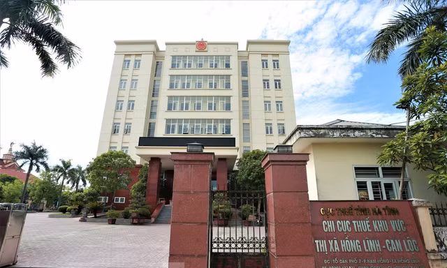 Vụ cán bộ thuế bị tố chiếm đoạt tiền: Doanh nghiệp khởi kiện ra tòa vì bị cưỡng chế thuế