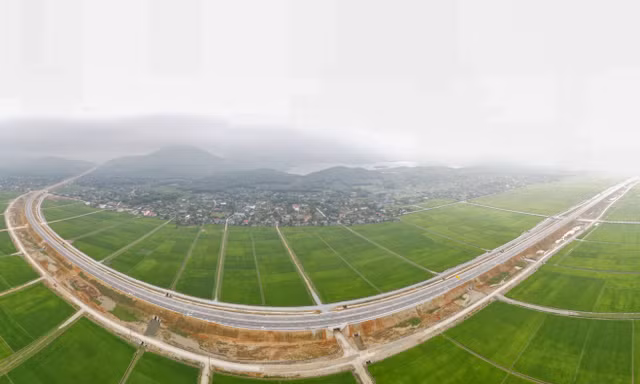 Tận thấy công trình cao tốc hoành tráng băng băng qua Hà Tĩnh 