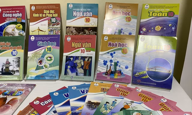 Sách giáo khoa 'cõng' chi phí chiết khấu cao