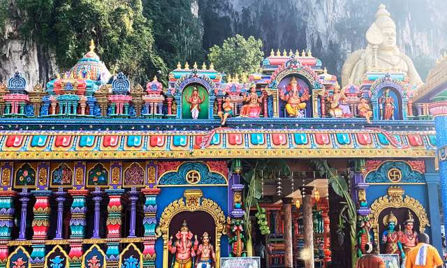 Tượng thần Ganesha được điêu khắc trên công trình kiến trúc Ấn Độ giáo 