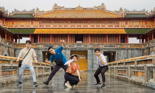 'Du lịch chậm' cùng nhóm bạn trẻ ở Huế 
