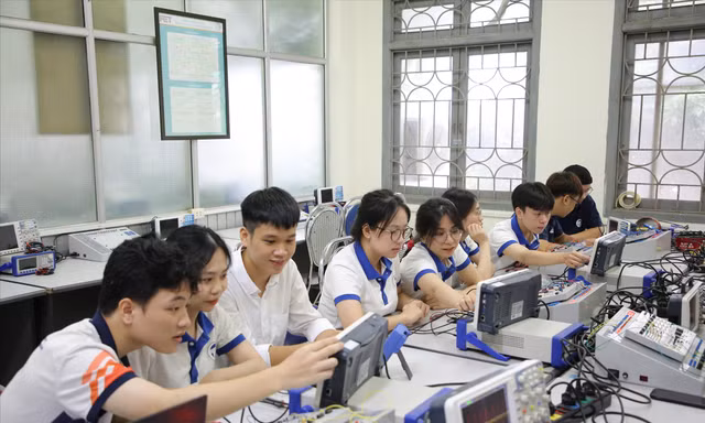 Ít học sinh chọn thi các môn STEM: Cảnh báo chất lượng nguồn nhân lực