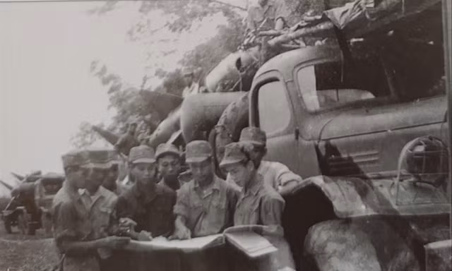 Trung đoàn tên lửa 238 hành quân vào tuyến lửa Vĩnh Linh để đánh B-52. Ảnh: T.L