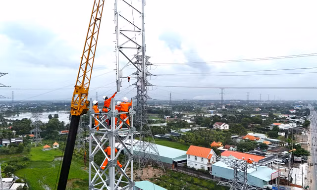 Dồn sức đưa hàng loạt công trình điện trọng điểm phía Nam về đích