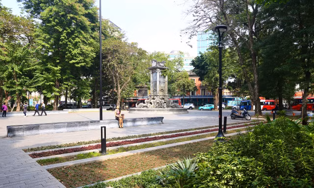 Quận Hoàn Kiếm: Phát huy giá trị những vườn hoa di sản