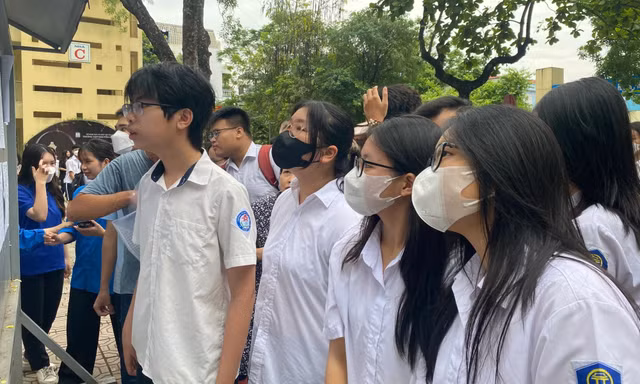 Sở GD&ĐT Hà Nội công bố đề thi minh họa vào lớp 10 và cách tính điểm chi tiết