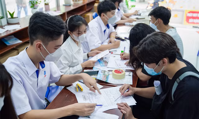 Tuyển sinh Đại học 2023: Lùi 2 ngày để thí sinh xác nhận nhập học theo hình thức trực tuyến