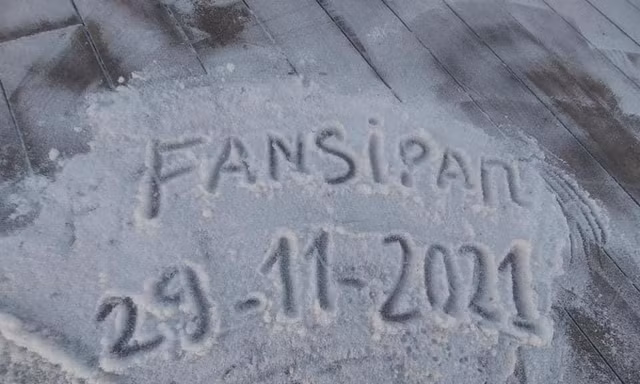 Xuất hiện hình ảnh băng tuyết đầu mùa trên đỉnh Fansipan vào sáng 29/11, thực hư thế nào?