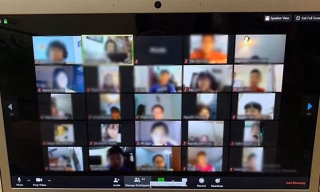 Nữ sinh quên không tắt mic, hồn nhiên hát "Ngày chưa giông bão" trong giờ học online