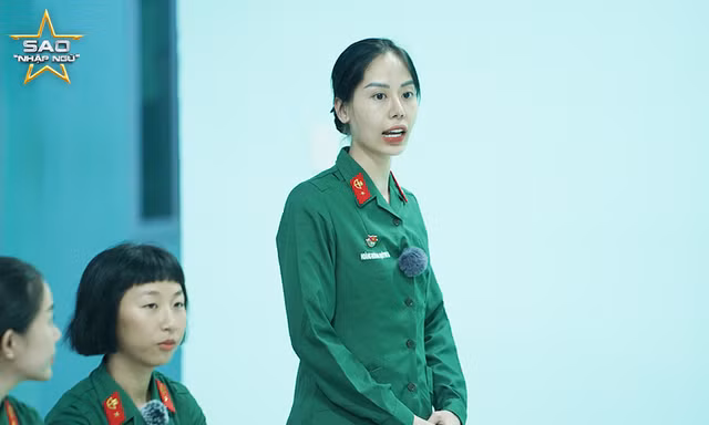 Sao Nhập Ngũ tập 3: Mai Âm Nhạc tắm chậm khiến cả đơn vị chờ cơm, toàn tiểu đội bị phạt