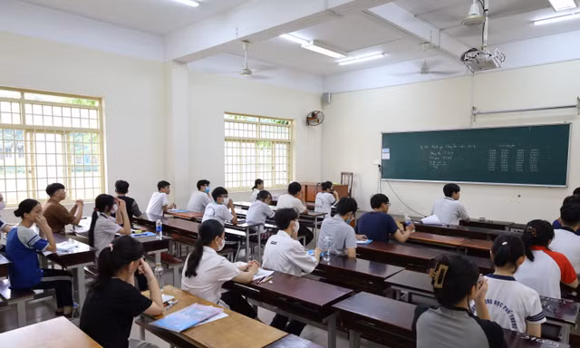 TP.HCM: Thí sinh bỏ lỡ kỳ thi Đánh giá năng lực do không mang Căn cước công dân