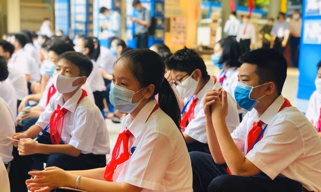 Tỷ lệ học sinh đỗ vào lớp 10 công lập tại Hà Nội cao hơn so với dự kiến?