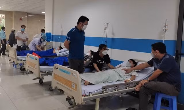 Hàng trăm học sinh bán trú ở một trường tại Nha Trang phải nhập viện vì ngộ độc thực phẩm