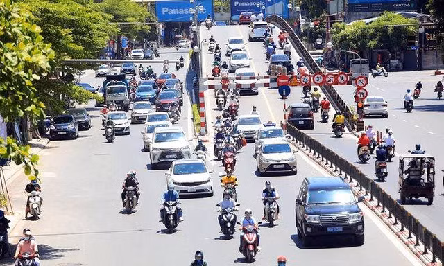 Dự báo thời tiết cuối tuần: Đợt nắng nóng mới của Miền Bắc và miền Trung kéo dài bao lâu?