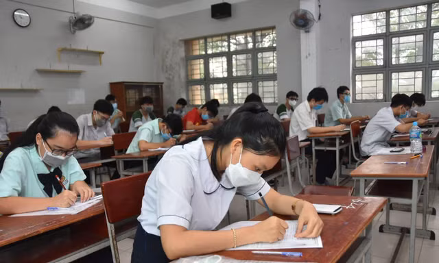 Thầy cô "mách nước" sĩ tử 2K4 cách đạt điểm cao môn Toán và tổ hợp Khoa học Tự nhiên
