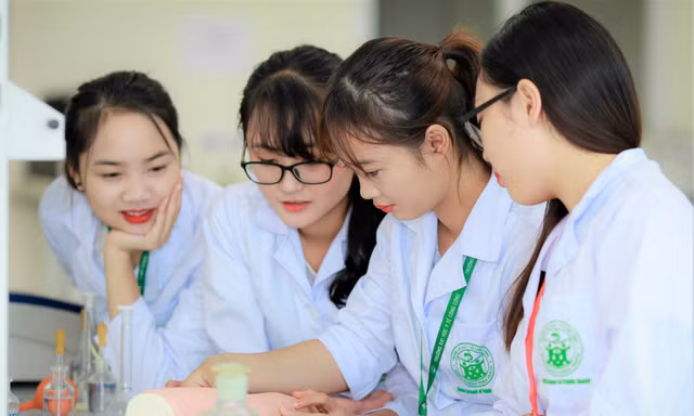 Nhiều trường khối ngành Y Dược xét tuyển bổ sung năm 2023, trong đó có 2 trường phía Bắc