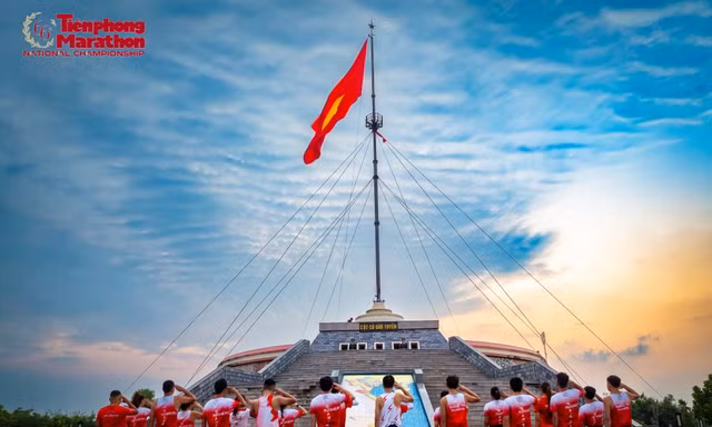 Tiền Phong Marathon 2025: Tự hào ngân vang “Khúc khải hoàn” tại mảnh đất Quảng Trị