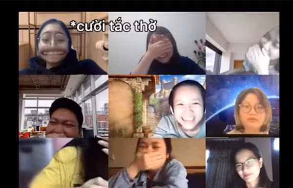 Nữ sinh "lầy lội" ngồi trong "nhà vệ sinh" để học online khiến cô giáo cũng đành bó tay