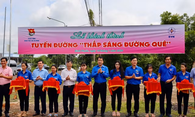Trao hơn 620 triệu đồng nguồn lực tại Lễ ra quân Chiến dịch “Kỳ nghỉ hồng” cấp Trung ương