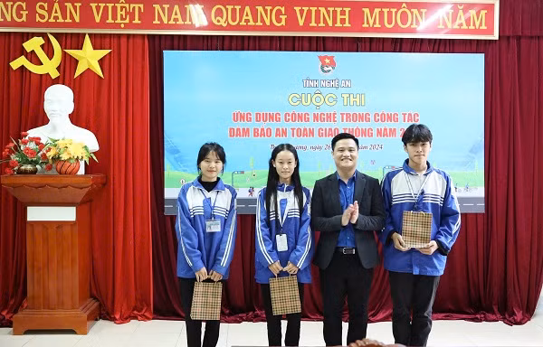 Tuổi trẻ Nghệ An ứng dụng công nghệ trong tham gia bảo đảm an toàn giao thông