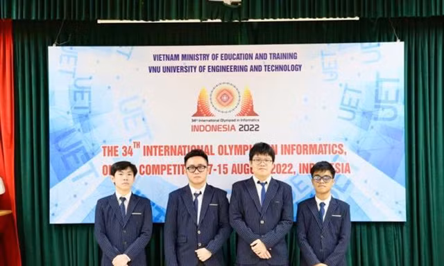 4/4 học sinh Việt Nam giành huy chương tại Olympic Tin học quốc tế 2022