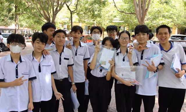 Đắk Lắk công bố điểm chuẩn vào lớp 10 năm 2025: Có trường chỉ 2,5 điểm/ 3 môn