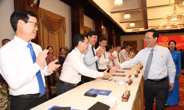 Chủ tịch nước Võ Văn Thưởng gặp gỡ, biểu dương các thế hệ thanh niên tình nguyện