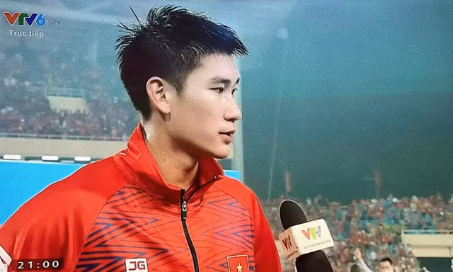 Giành HCV SEA Games 31, Nhâm Mạnh Dũng chia sẻ: "Tôi quá sung sướng khi ghi bàn vào lưới Thái Lan"