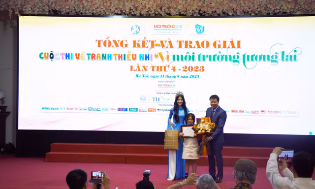 Tween lớp 3 đạt giải Nhất cuộc thi vẽ tranh thiếu nhi "Vì môi trường tương lai"