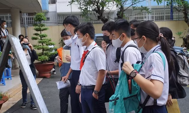 Hà Nội: Công bố số lượng đăng ký thi vào lớp 10, top trường tỉ lệ chọi cao nhất?