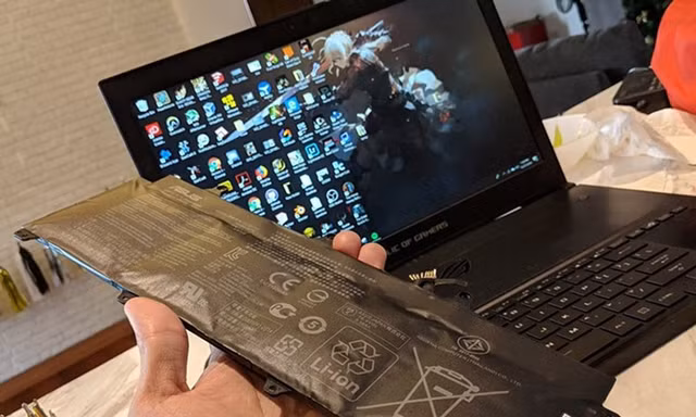Nguy cơ xảy ra cháy nổ nguy hiểm từ pin laptop bị phồng, dễ gây tai nạn nghiêm trọng