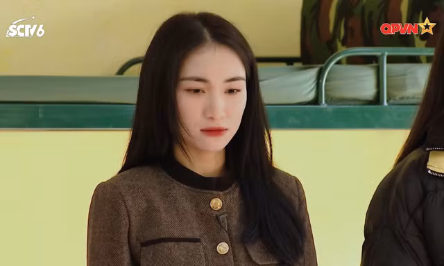 Hòa Minzy "nhập ngũ" với mong muốn mang đồ “hồi môn” nhà Hoa dâm bụt để lên hình cho vui?